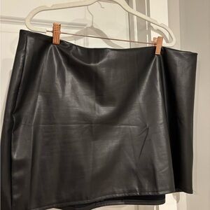 Forever 21 Sleek Black Mini Skirt